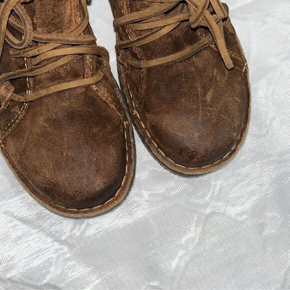 BORN  Distressed Leather Ankle Brown Boots(Size 6.5M) - Picture 9 of 12